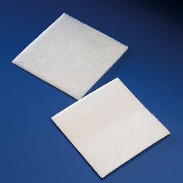 EYETEC 40-900 sterile PVA instrument wipes designed for delicate ophthalmic instrument cleaning, featuring ultra-smooth, lint-free material for single-use applications.